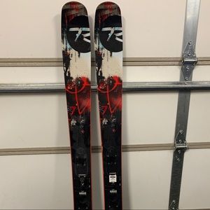 Women’s Skis